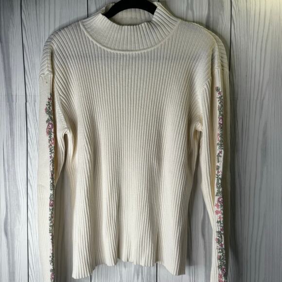 Vintage Y2K St. John’s Bay Ivory Ribbed Turtleneck Embroidered Sleeves XL - Picture 2 of 7